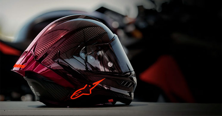 Pedro Acosta da un Salto de Marca: De MT Helmets a Alpinestars en MotoGP